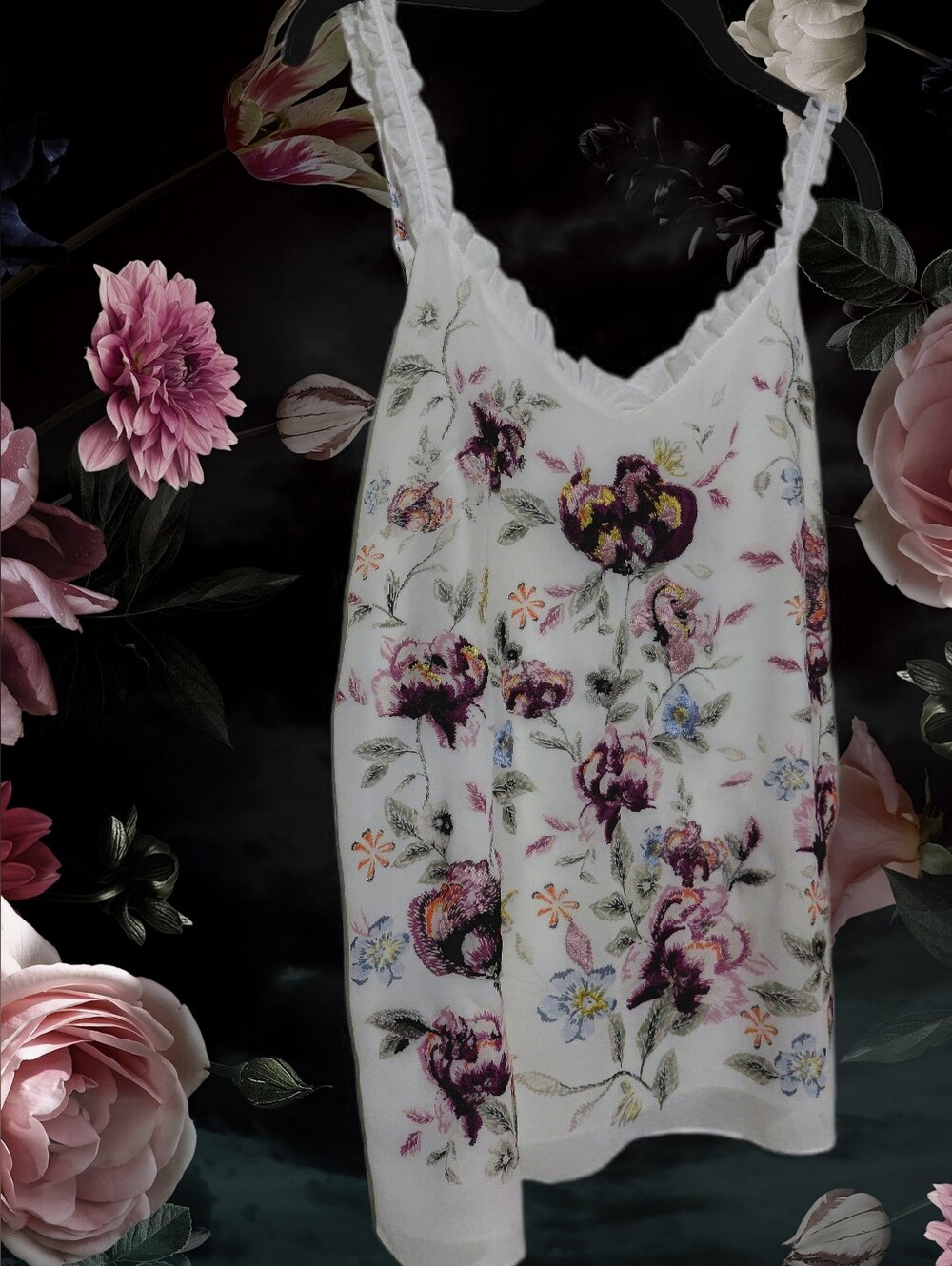 Embroidered Cami Size M, WHBM Fully Lined, Adjustable Straps Small Ruffle Edge